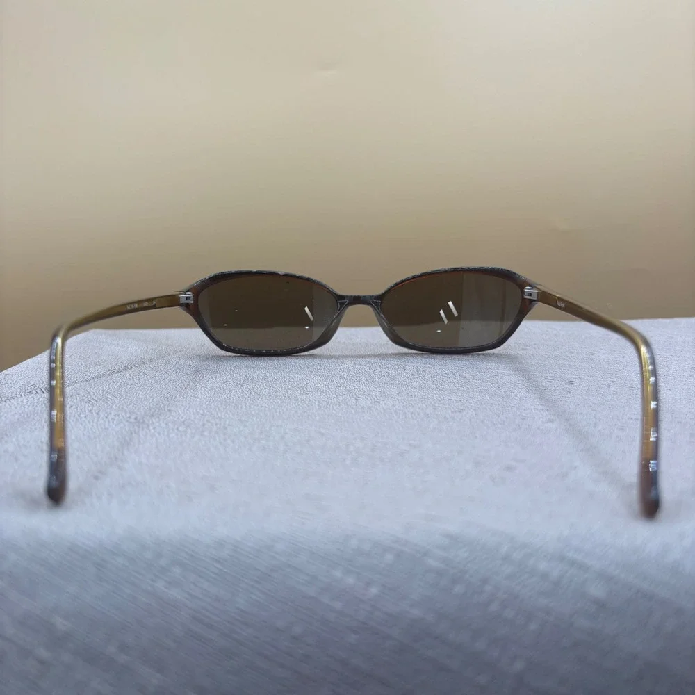 Vera Wang Brown Tortoise Oval Sunglasses Womens V102 53-16-138 Designer Shades